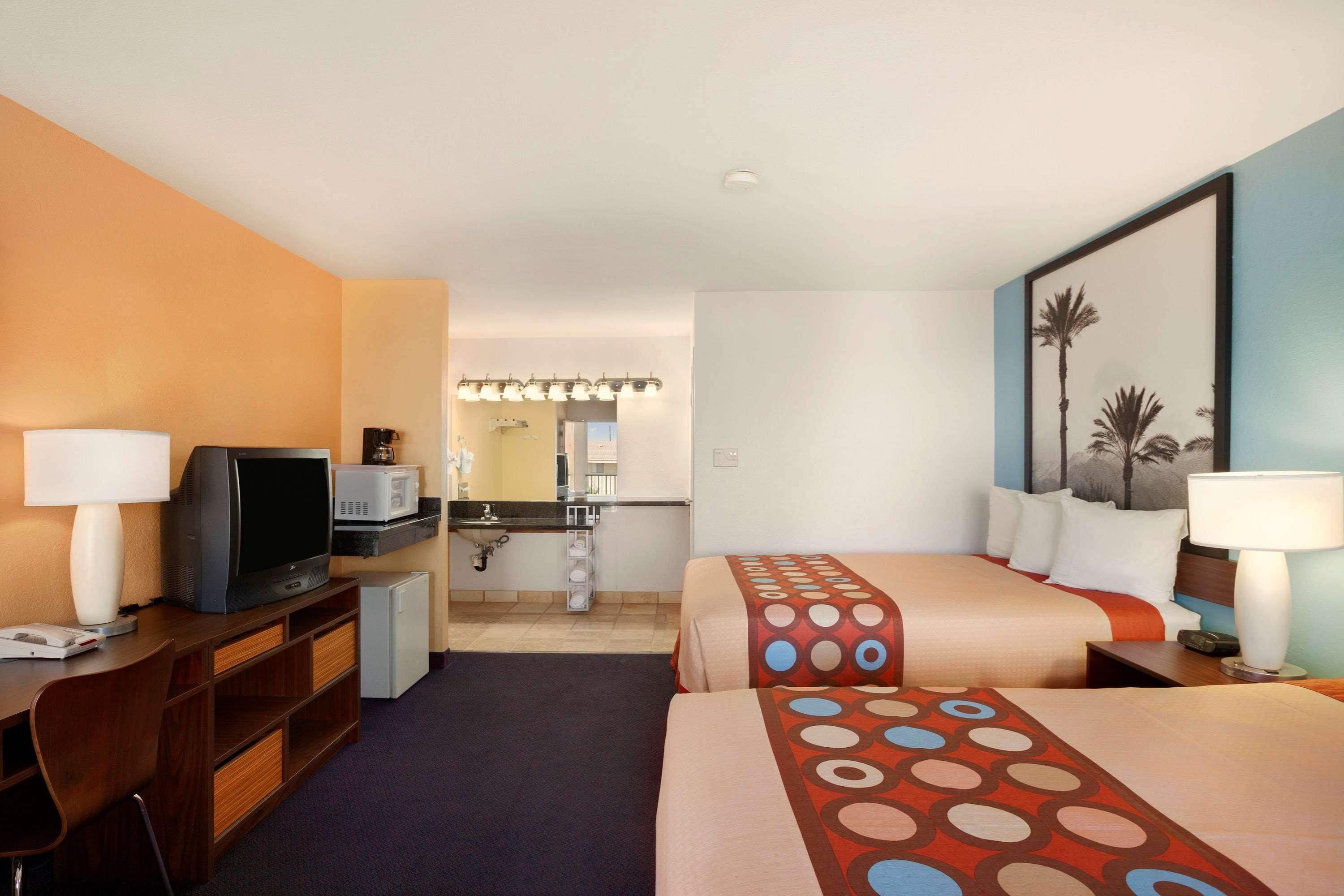 Hotel Super 8 By Wyndham Indio Zewnętrze zdjęcie