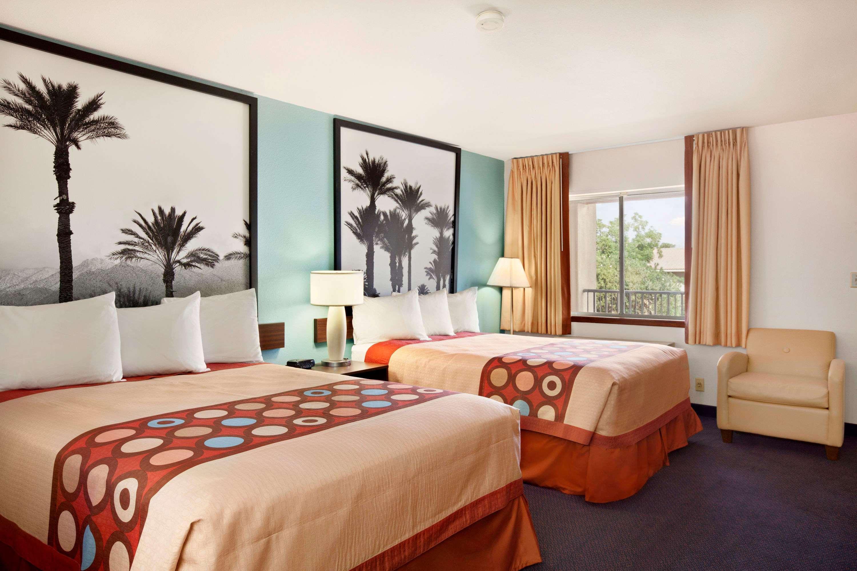 Hotel Super 8 By Wyndham Indio Zewnętrze zdjęcie