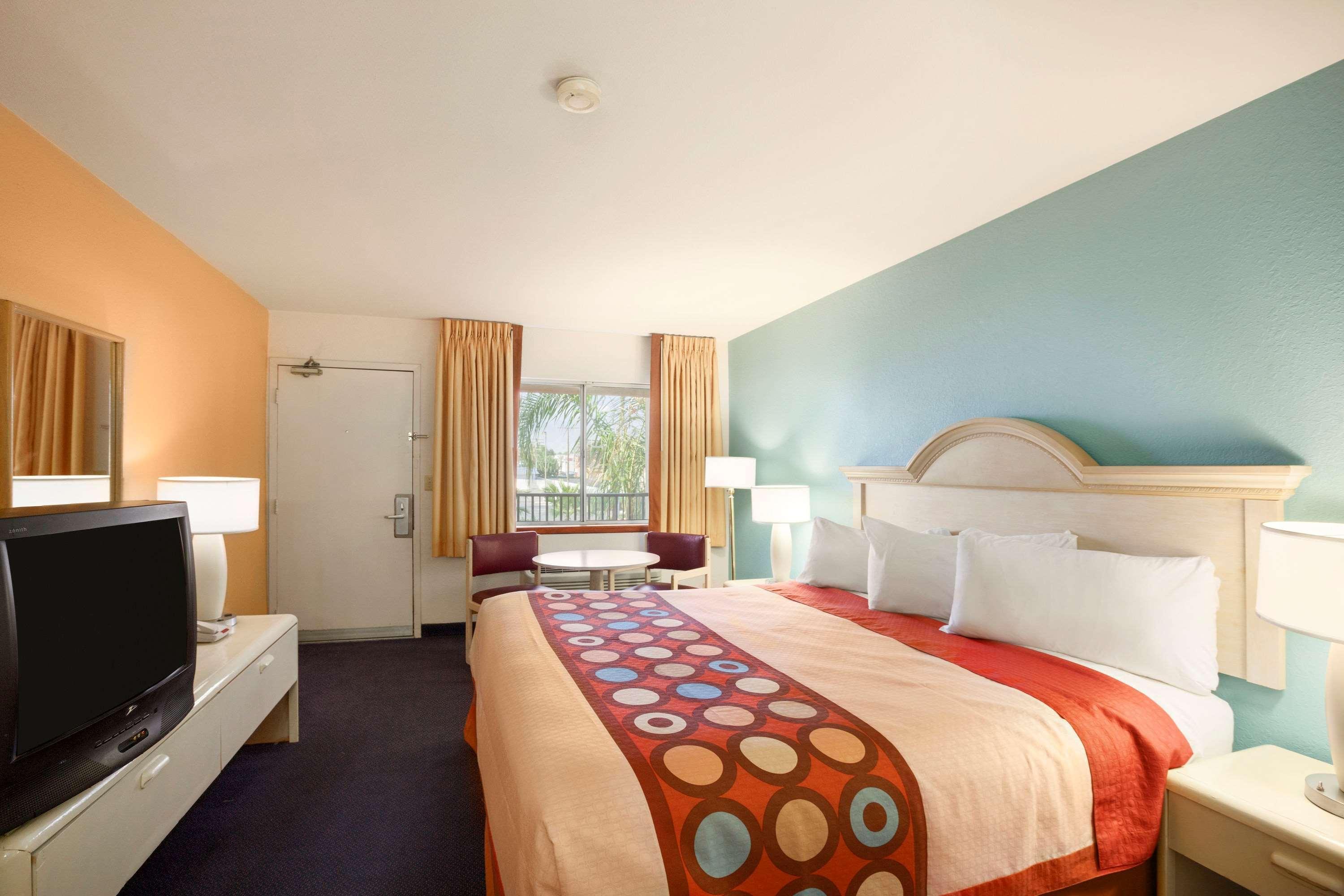 Hotel Super 8 By Wyndham Indio Zewnętrze zdjęcie