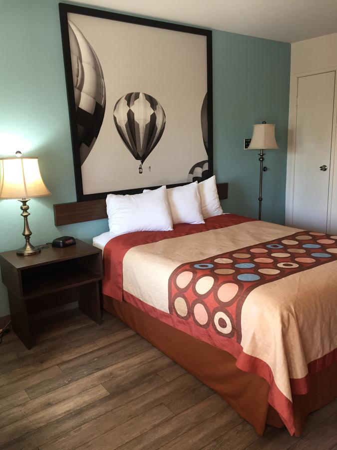 Hotel Super 8 By Wyndham Indio Zewnętrze zdjęcie