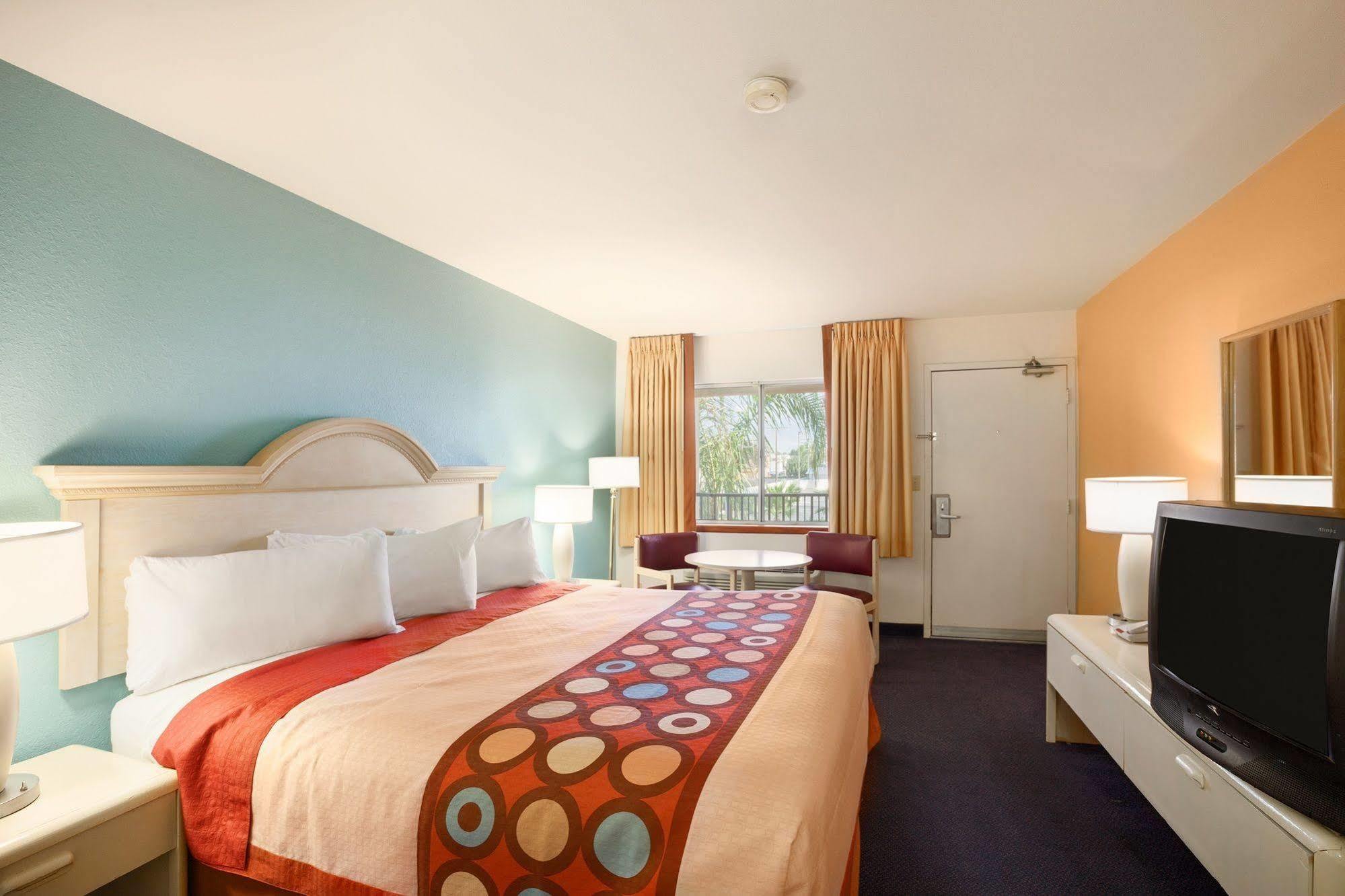 Hotel Super 8 By Wyndham Indio Zewnętrze zdjęcie
